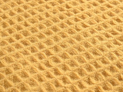 Плед Tkano Essential из шерсти цвета охры 130х180